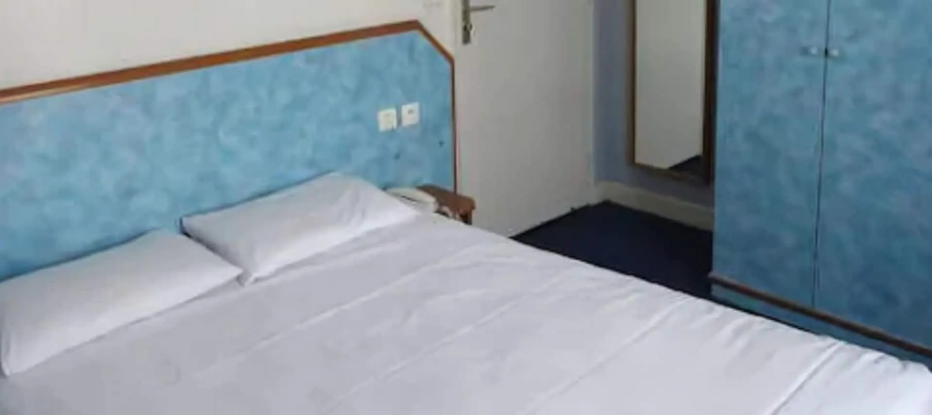 Hotel Royal Mansart París 2*,