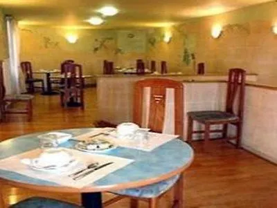 Hotel Royal Mansart Париж
